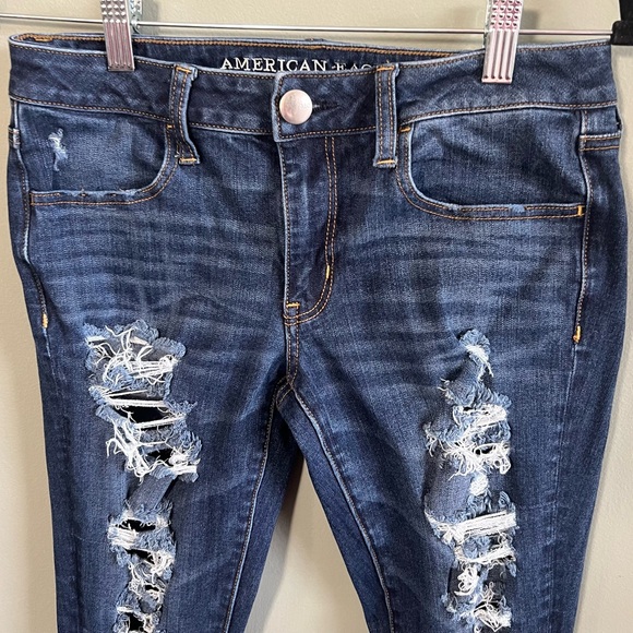AEO Mid Rise Distressed 360 Super Stretch Skinny Jeans, Dark Wash Denim, Size 6 - Picture 2 of 8